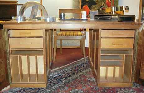 bureau double dos